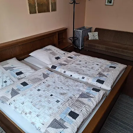 Marianne Simon * Tann